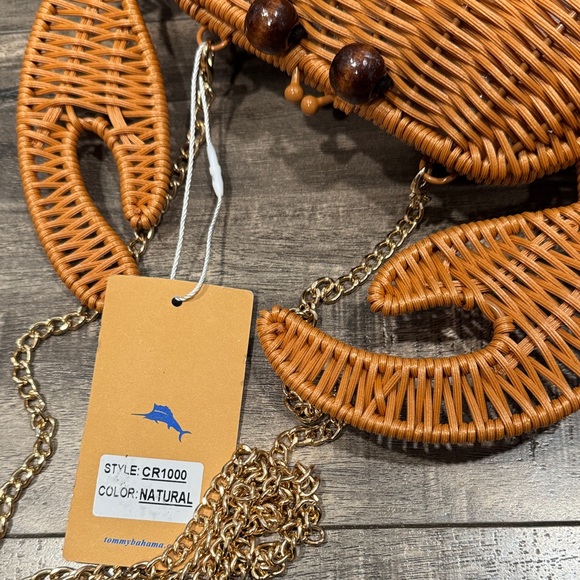 NWT Tommy Bahama woven Crab-Shaped Wicker Handbag - Picture 6 of 6